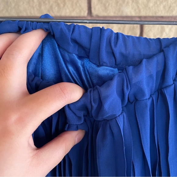 Blue pleated maxi skirt - Picture 8 of 10